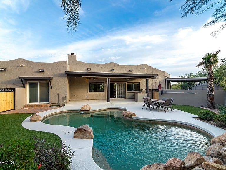 9822 E Palermo Ave photo 1