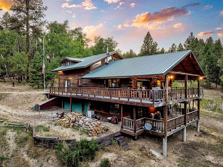 175 Evergreen Dr photo 2