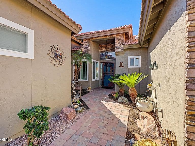 10435 E HERCULES Drive photo 4