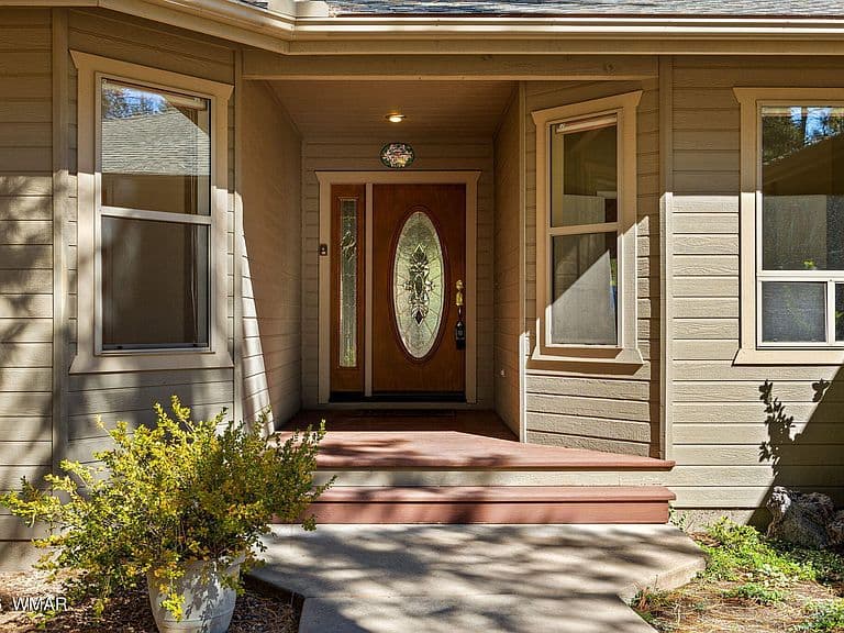 681 N 34th Dr photo 5