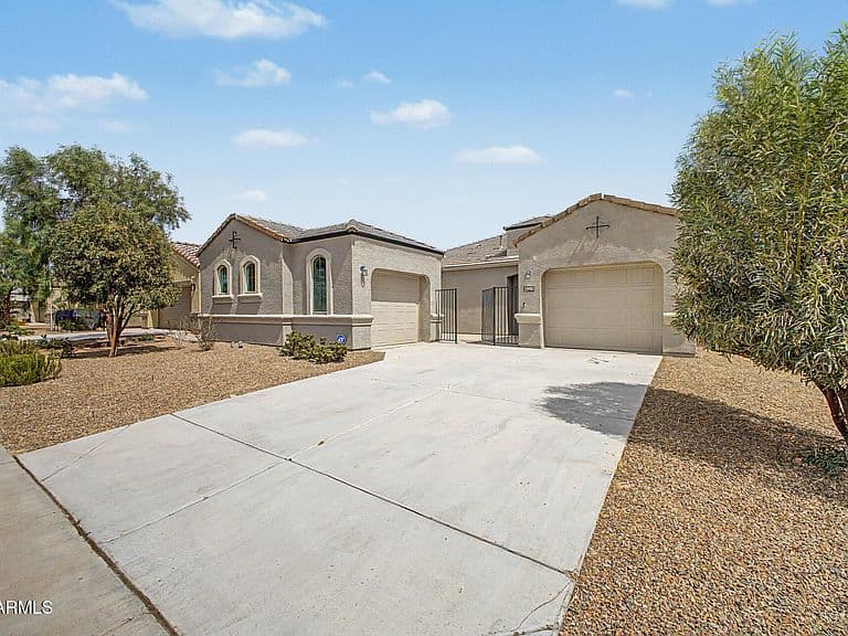 29981 W Earll Drive photo 2
