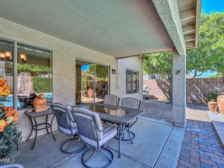 9206 W LONE CACTUS Drive photo 5