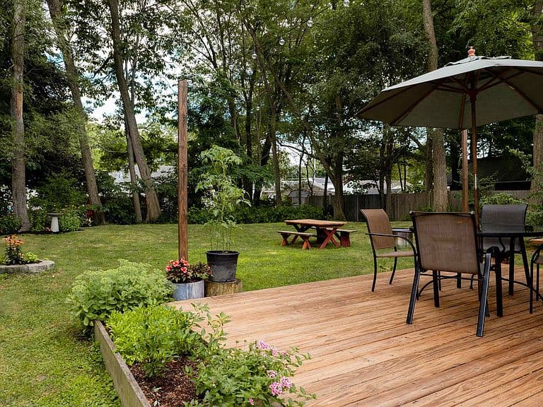 133 Woodbury Road photo 4