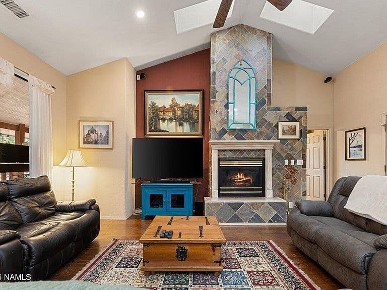 3226 S Mehrhoff Pl photo 4