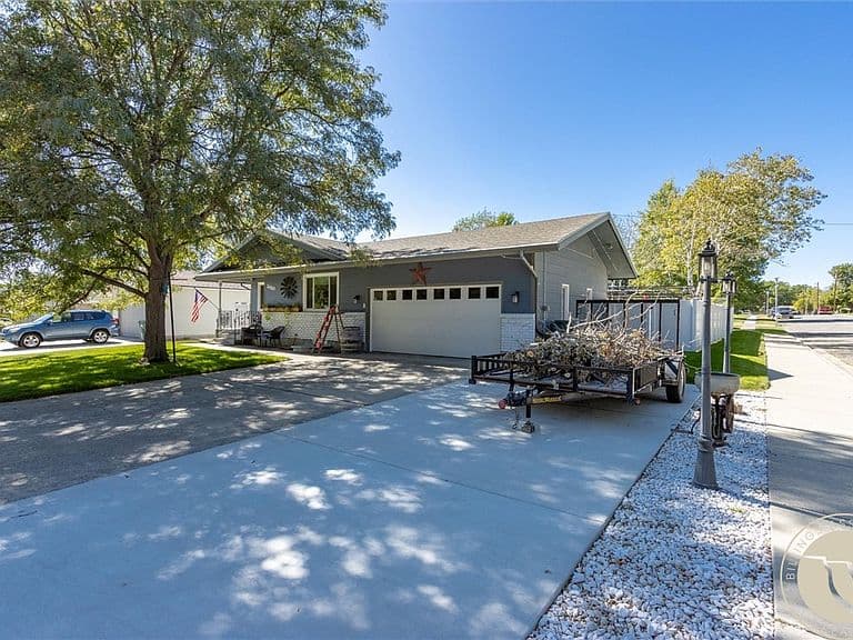 2680 Patricia Ln photo 3
