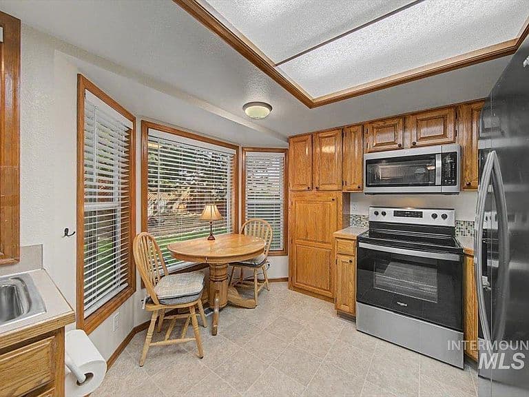 2050 W Sandalwood Dr photo 3