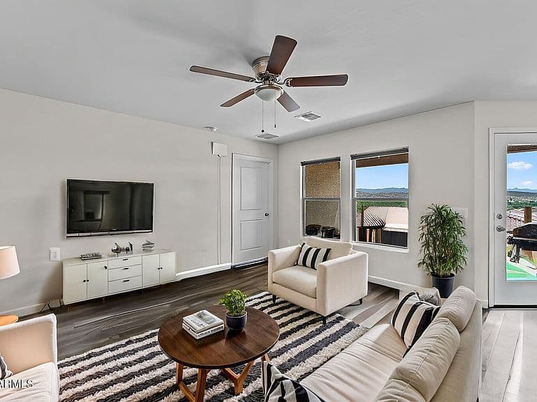 605 Vista Ridge Court photo 4