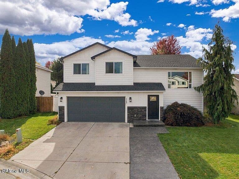 1140 W Wishkah Ave photo 2