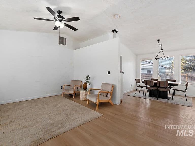 3000 Myrtlewood Way photo 5