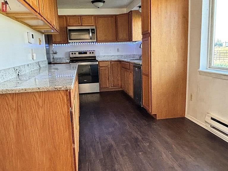 323 N 400 W photo 5
