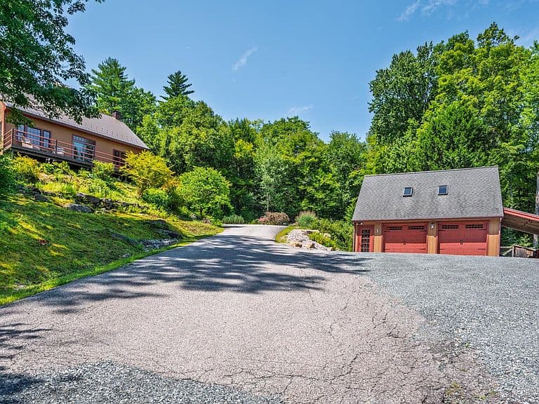 470 Newmarket Road photo 1
