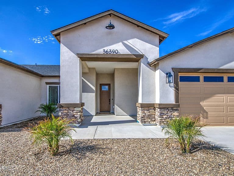 36390 W WHITTON Avenue photo 2