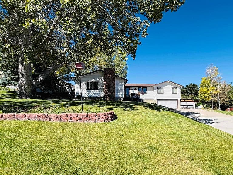 1127 Sorensen Dr photo 2