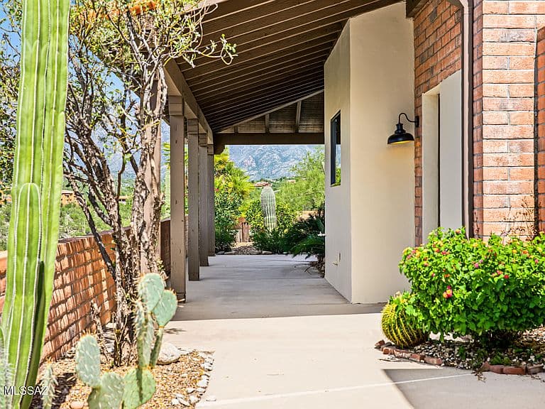 4061 N Via Bronzino photo 3