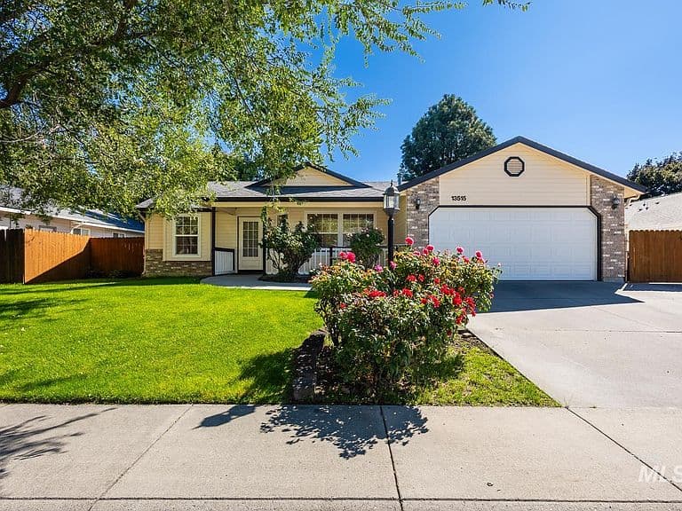 13515 W Persimmon St photo 1