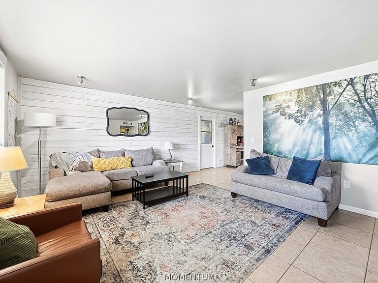 2037 Hope Avenue photo 4