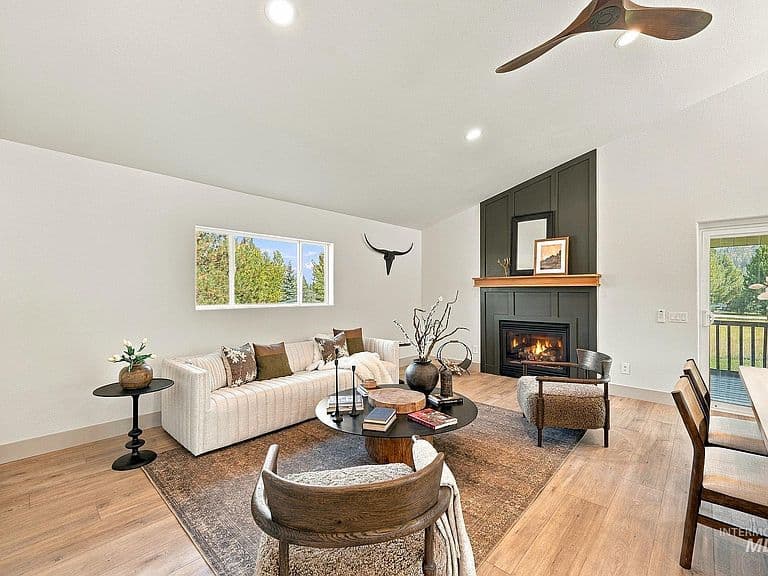 7 Willow Way photo 3