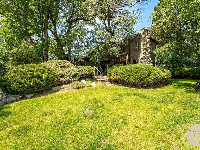 1116 8th St W photo 4