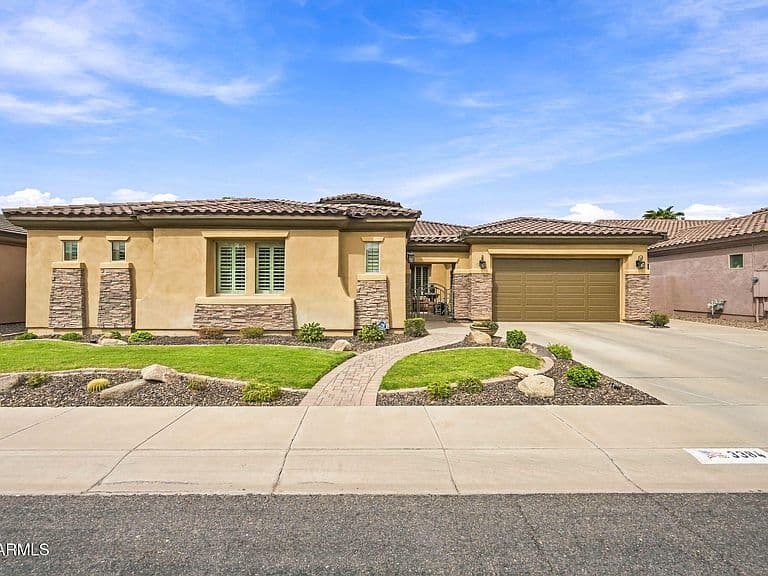 3384 E Cardinal Way photo 1