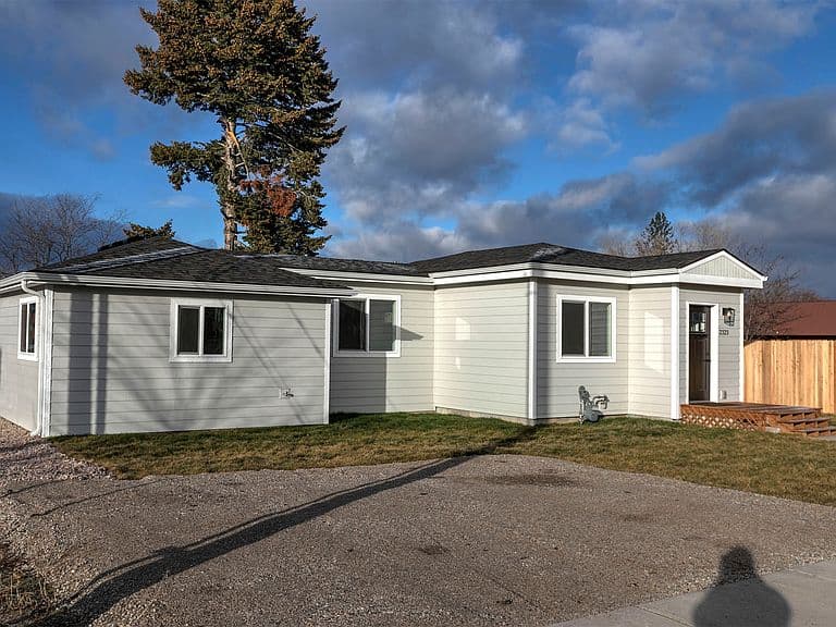 2323 Johnson St photo 3