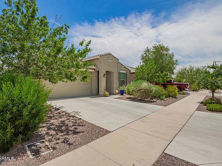 18653 W MESCAL Street photo 3