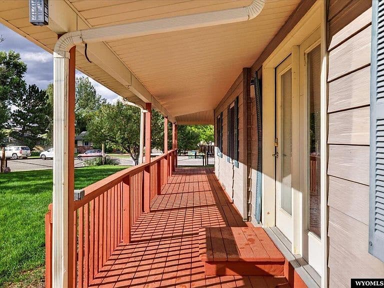 6709 Riverside Dr photo 5