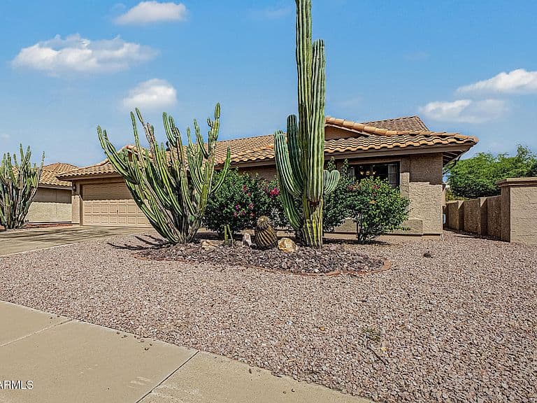 9802 W ROCKWOOD Drive photo 2