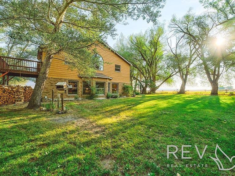 745 Southfork Rd photo 2