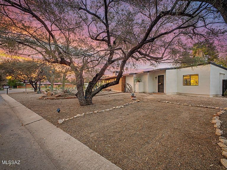 6909 E Mesa Grande Dr photo 2