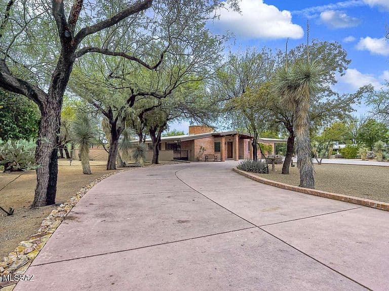 801 W Samalayuca Dr photo 3