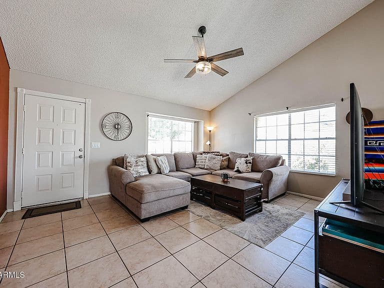 5925 W CROCUS Drive photo 4
