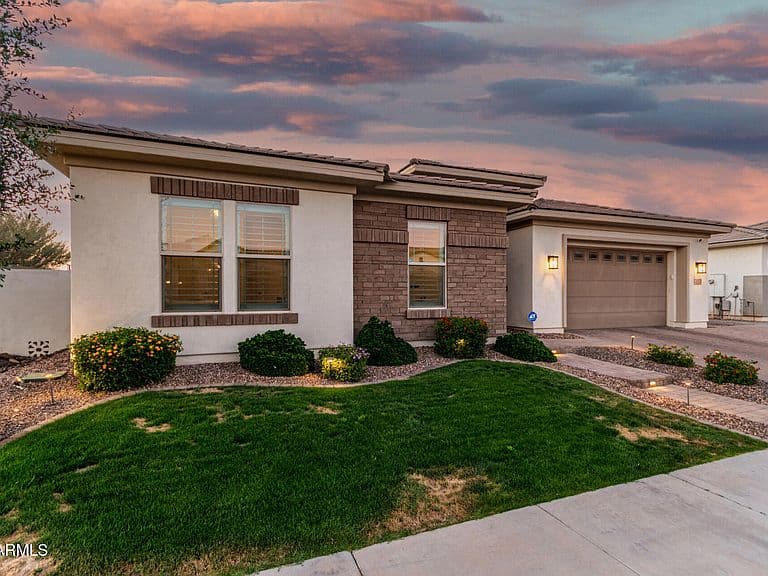 2052 E SCORPIO Place photo 3