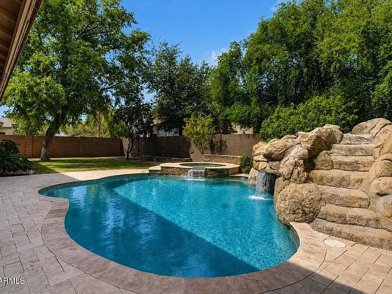 2740 S HONEYSUCKLE Lane photo 4