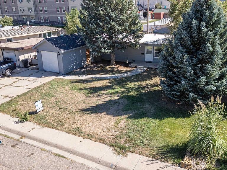 2635 Skylark Ave photo 2