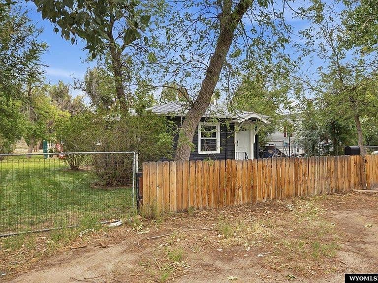 112 M St photo 3