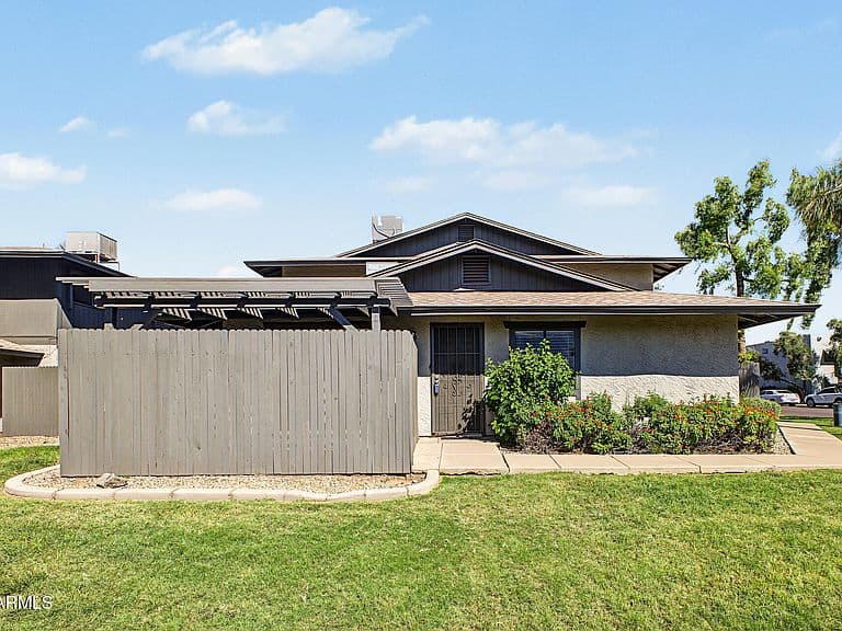 286 W PALOMINO Drive #13 photo 1