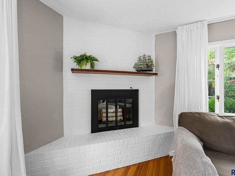1210 S Jefferson Ave photo 4
