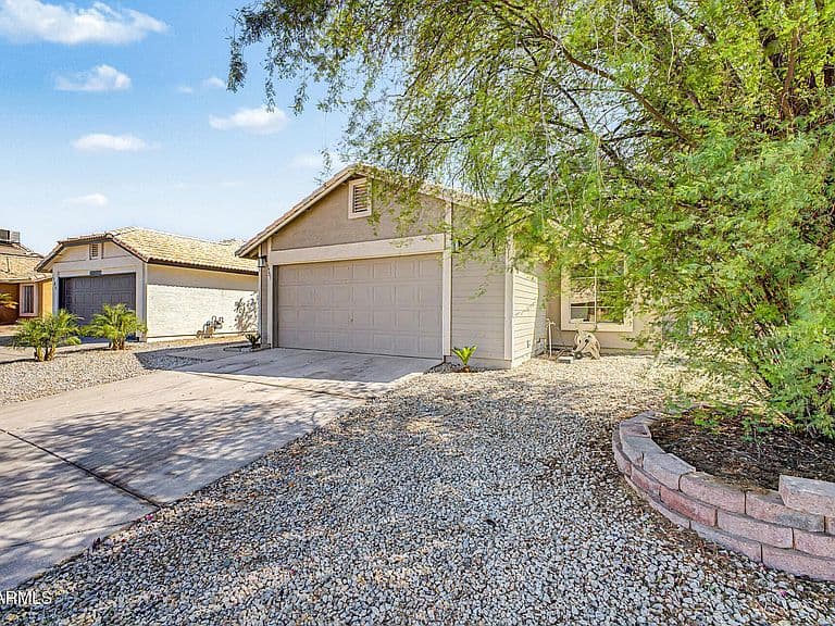 1701 E CARTER Road photo 3