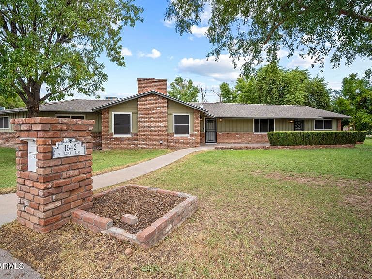 1542 W LOMA Lane photo 1