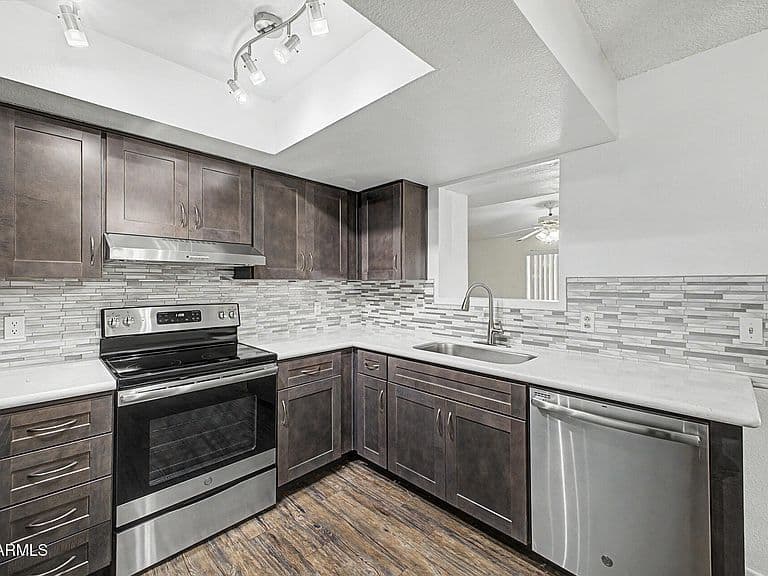 14616 N 33RD Street photo 2