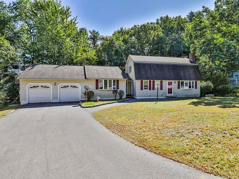 16 Blueberry Lane photo 3
