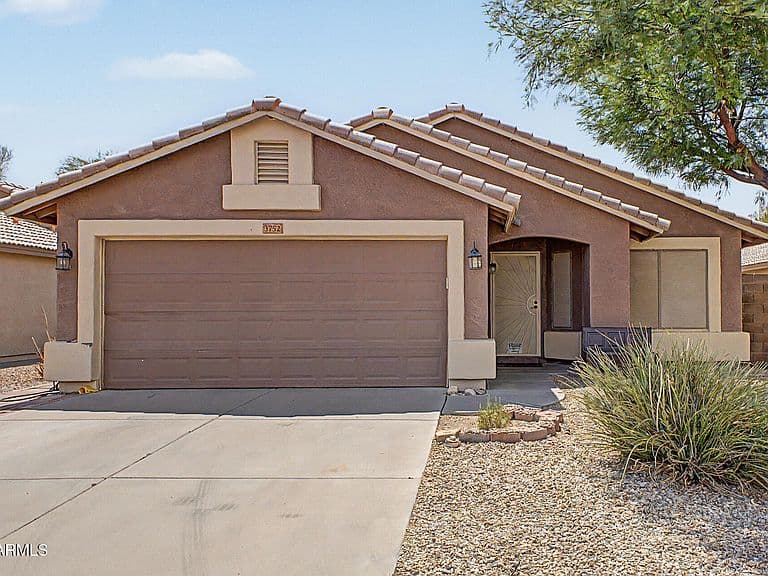 3752 S BOWMAN Road photo 2