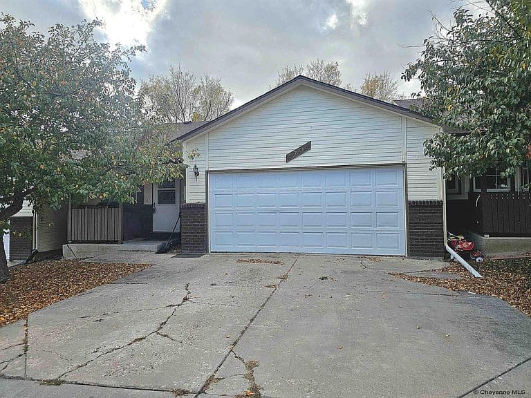 4706 Easy St photo 1