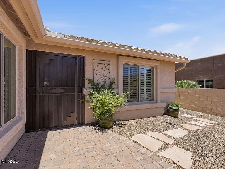 61776 E Oakwood Dr photo 3