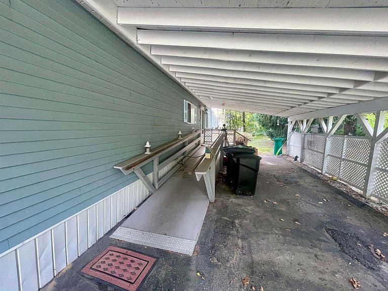 207 Donald Drive photo 4