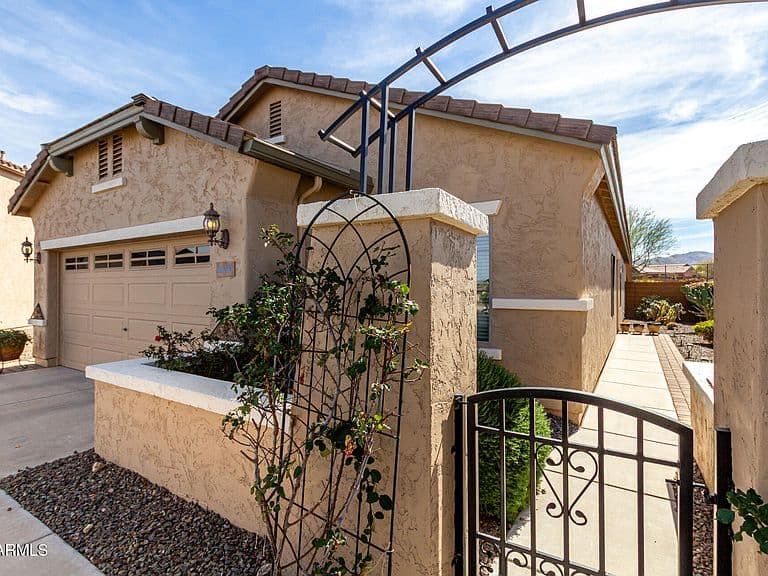 26057 W SEQUOIA Drive photo 5