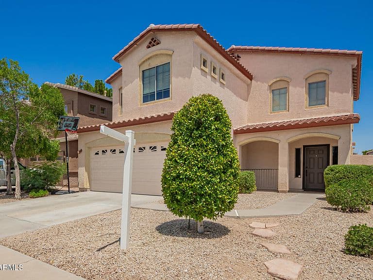 17592 W Young St photo 1