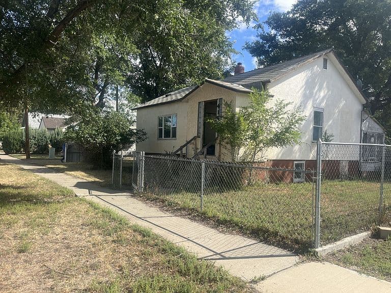 415 S Sargent Ave photo 2