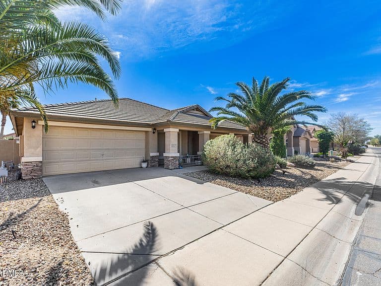 43427 W COURTNEY Drive photo 3