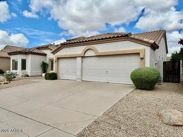 5526 E Woodridge Drive photo 2